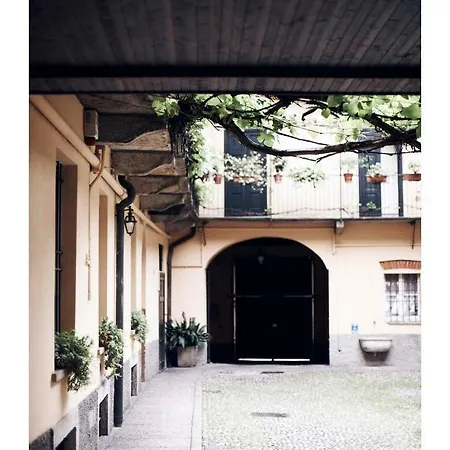 Apartment Taking A Walk In The Beating Heart Of Navigli Milan